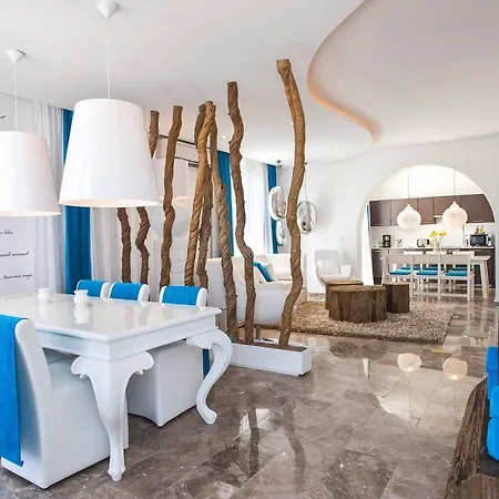 Althea Kalamies Luxury 3 فيلة